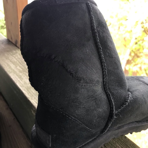 Uggs Black Boots Size 6 **left boot** left boot has damage. Price reflects wear - Picture 2 of 6